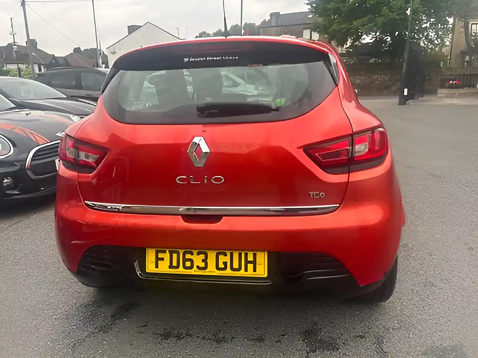 Used 2013 Renault Clio Dynamique Medianav Energy Red - Interior and Exterior details 5