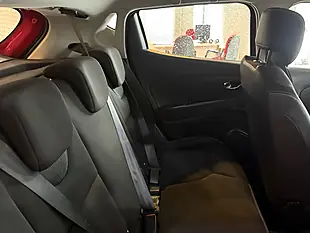 Used 2013 Renault Clio Dynamique Medianav Red - Interior and Exterior details 13