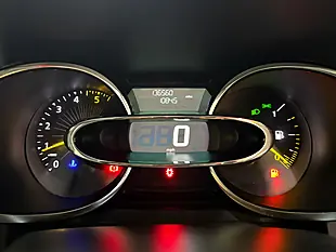 Used 2013 Renault Clio Dynamique Medianav Red - Interior and Exterior details 19