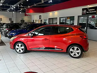 Used 2013 Renault Clio Dynamique Medianav Red - Interior and Exterior details 6