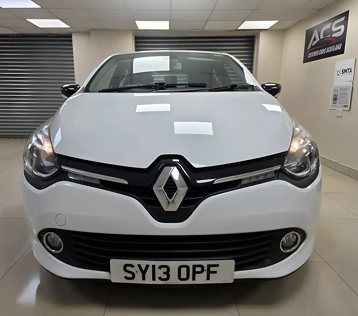 Used 2013 Renault Clio Dynamique Medianav White - Interior and Exterior details 13