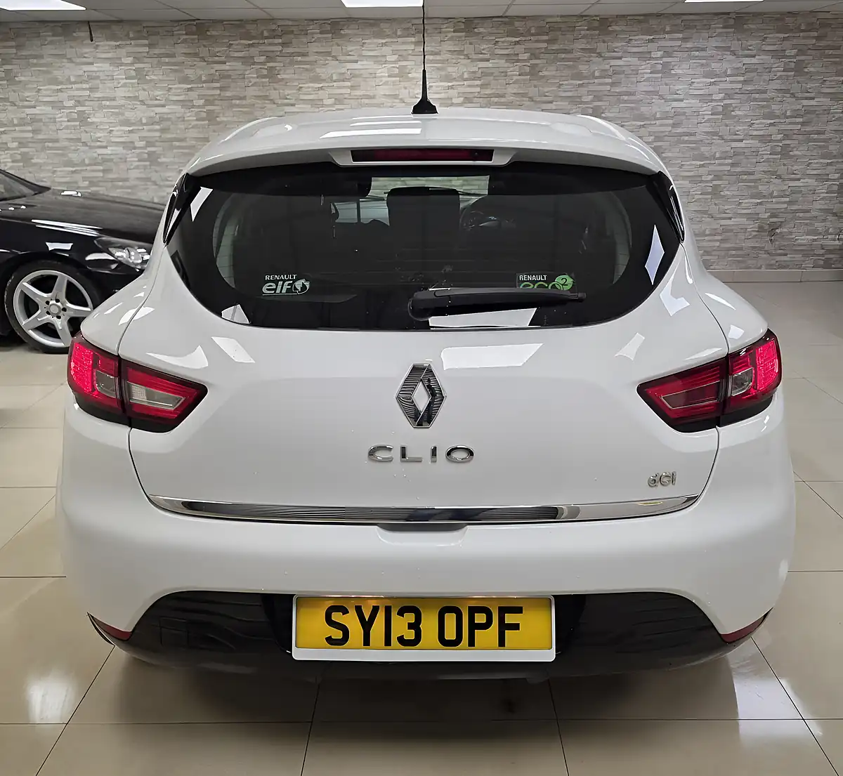 Used 2013 Renault Clio Dynamique Medianav White - Interior and Exterior details 15