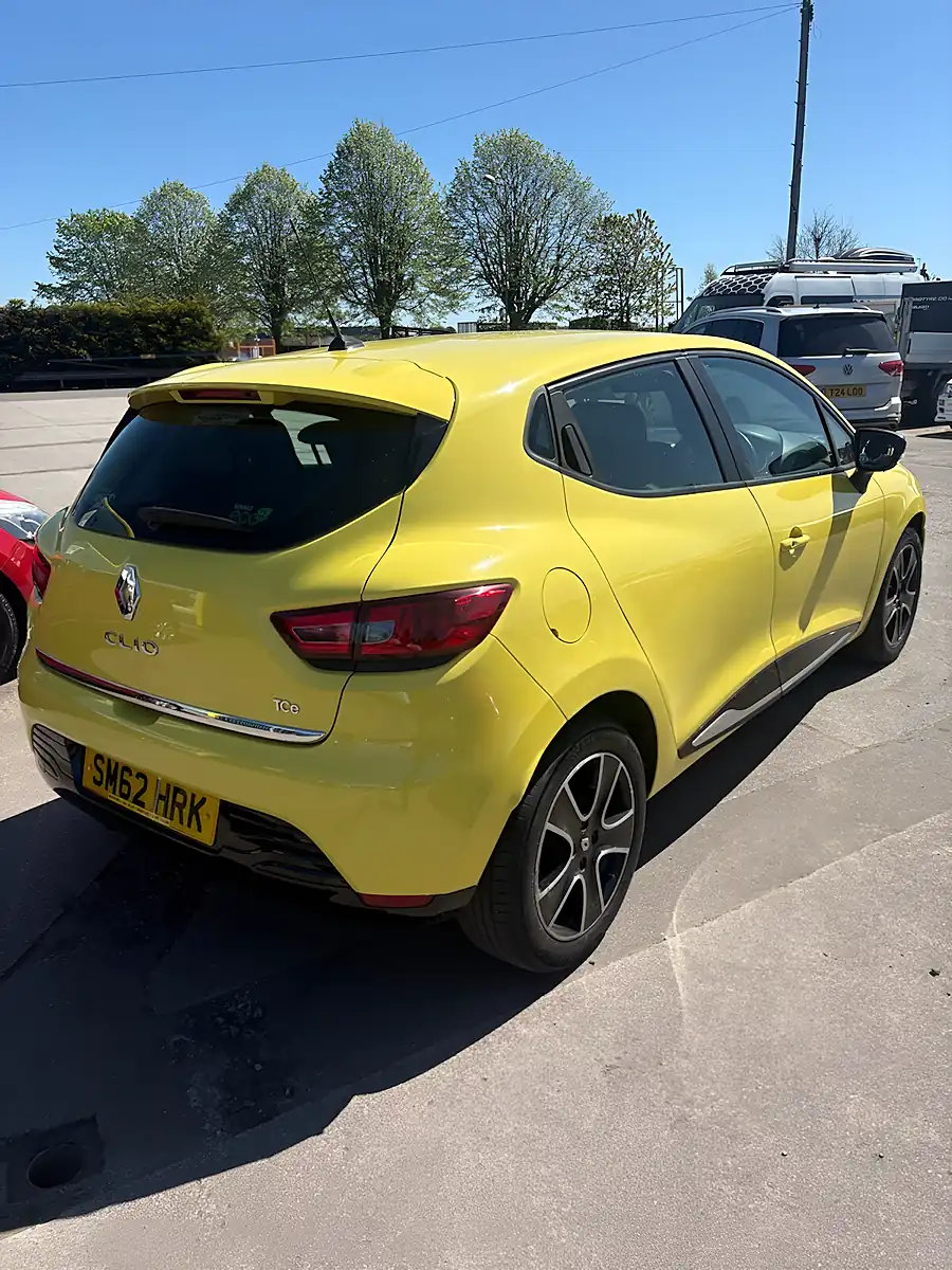 Used 2013 Renault Clio Dynamique Medianav Yellow - Interior and Exterior details 3