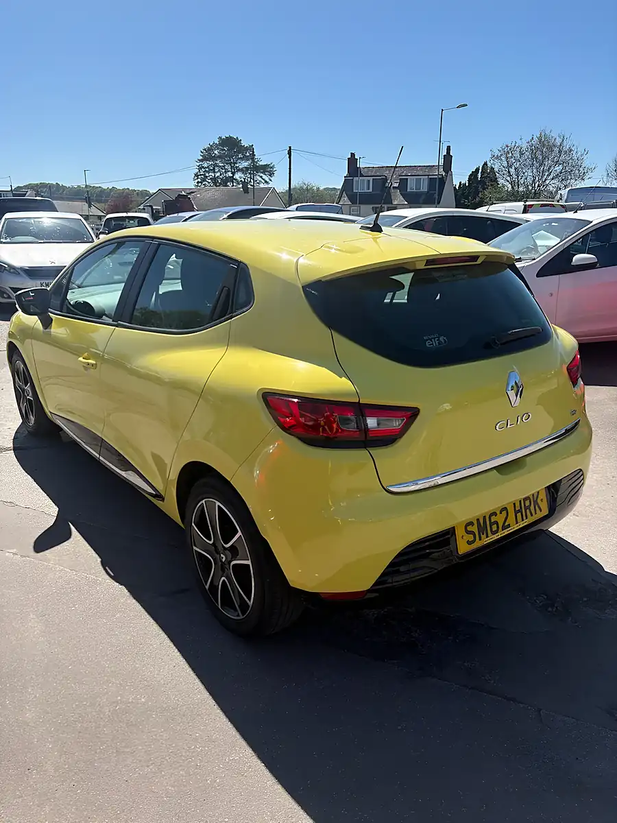 Used 2013 Renault Clio Dynamique Medianav Yellow - Interior and Exterior details 4