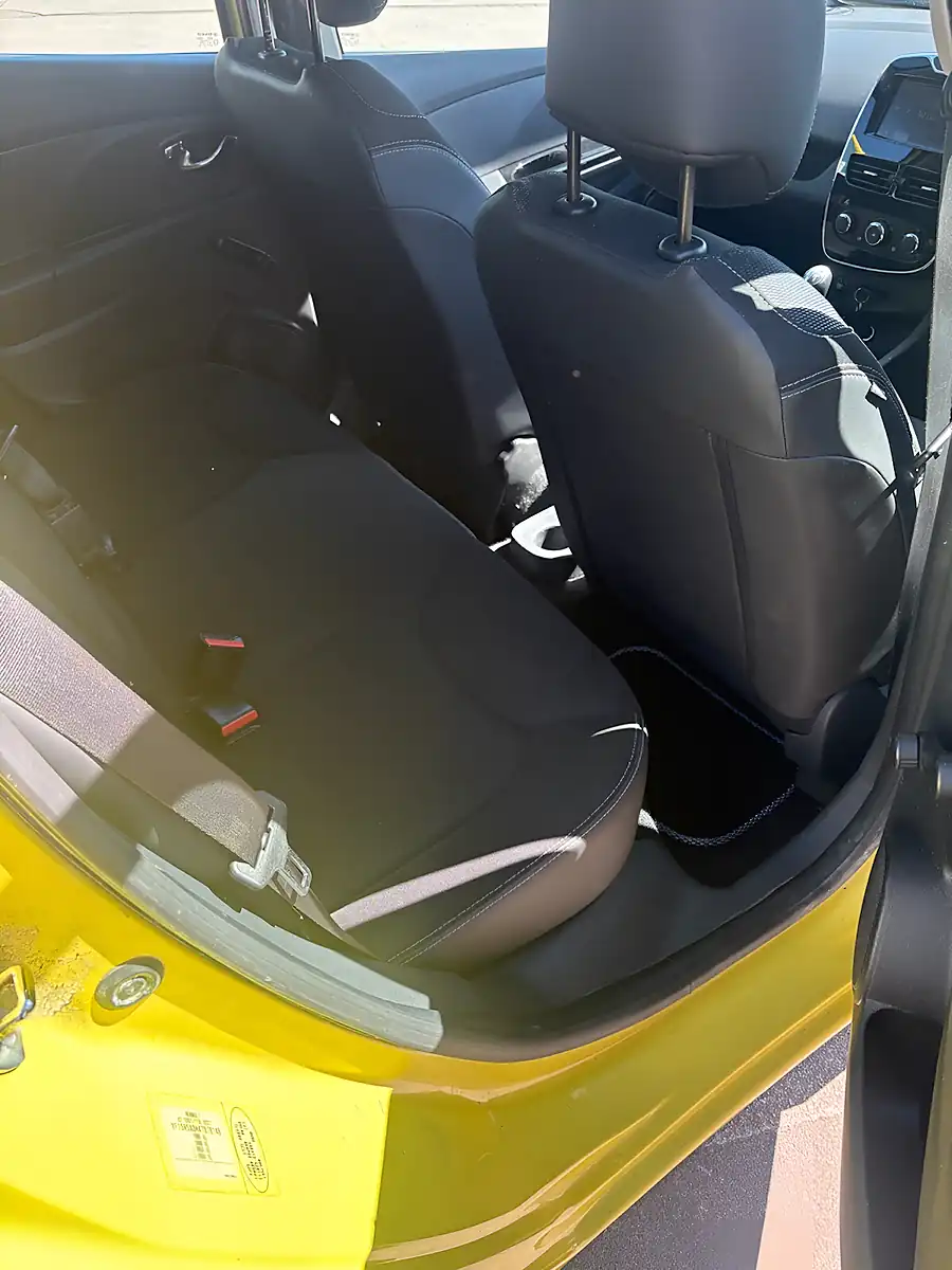 Used 2013 Renault Clio Dynamique Medianav Yellow - Interior and Exterior details 8