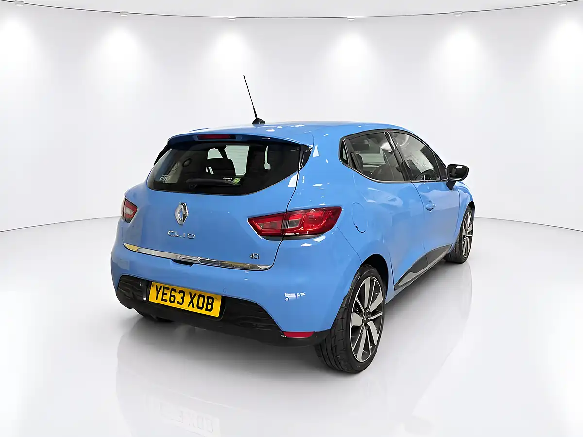 Used 2013 Renault Clio Dynamique S Blue - Interior and Exterior details 8