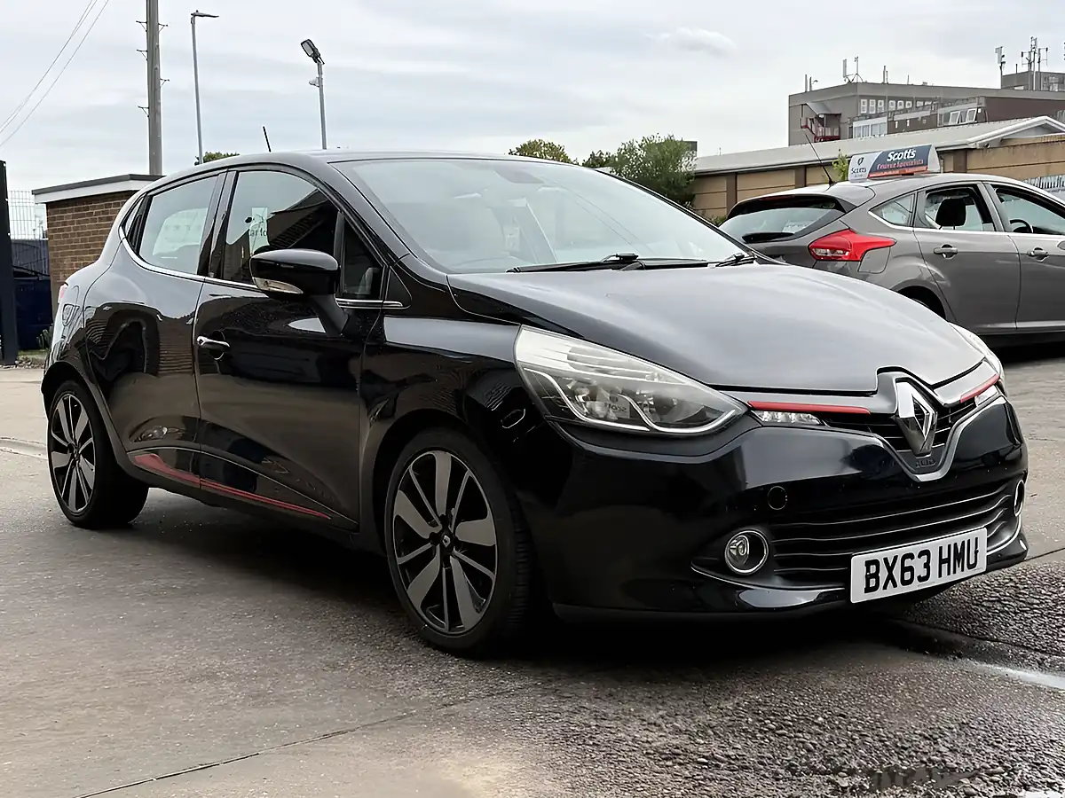 Used 2013 Renault Clio Dynamique S Medianav Black - Front View