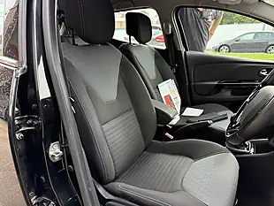 Used 2013 Renault Clio Dynamique S Medianav Black - Interior and Exterior details 9
