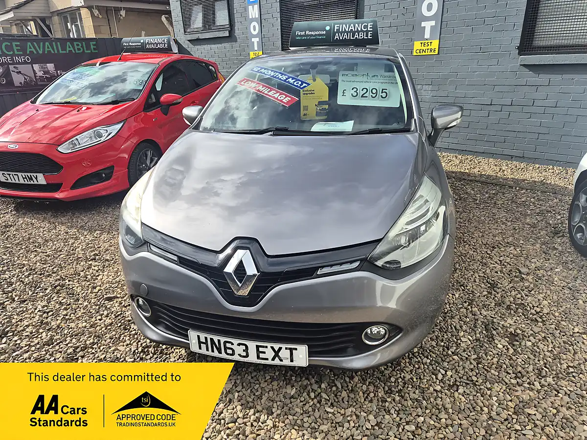 Used 2013 Renault Clio Expression + Grey - Front View