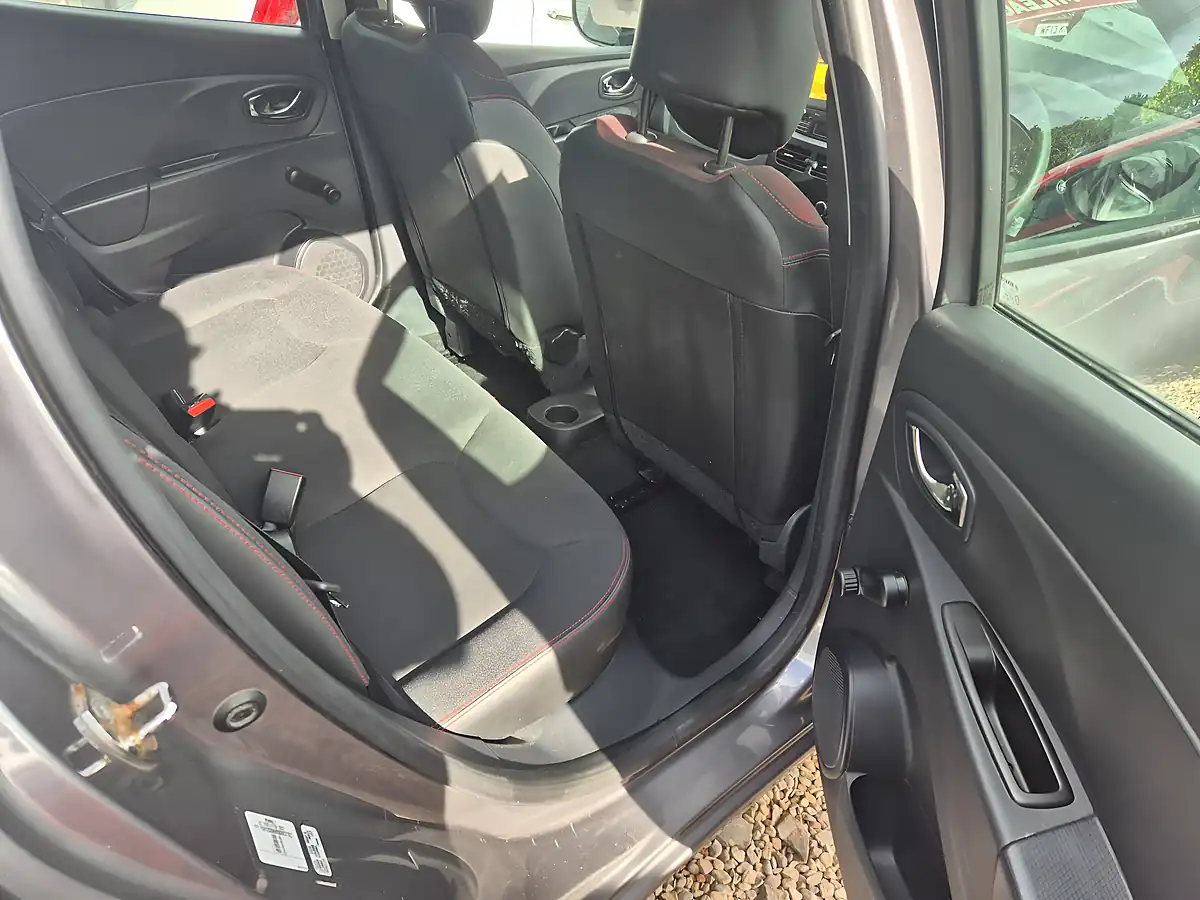Used 2013 Renault Clio Expression + Grey - Interior and Exterior details 16