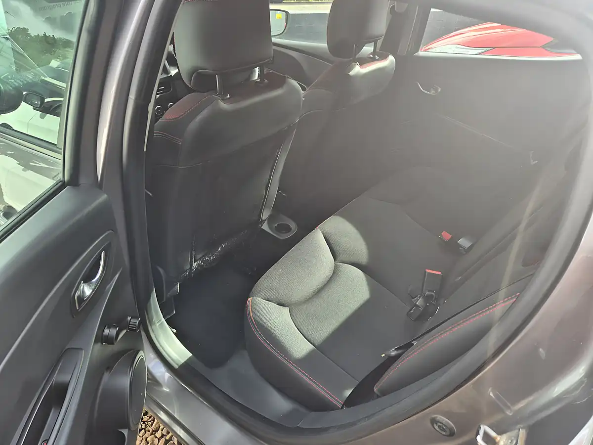 Used 2013 Renault Clio Expression + Grey - Interior and Exterior details 17