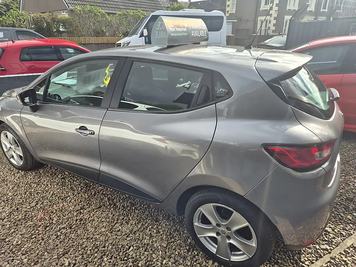 Used 2013 Renault Clio Expression + Grey - Interior and Exterior details 4