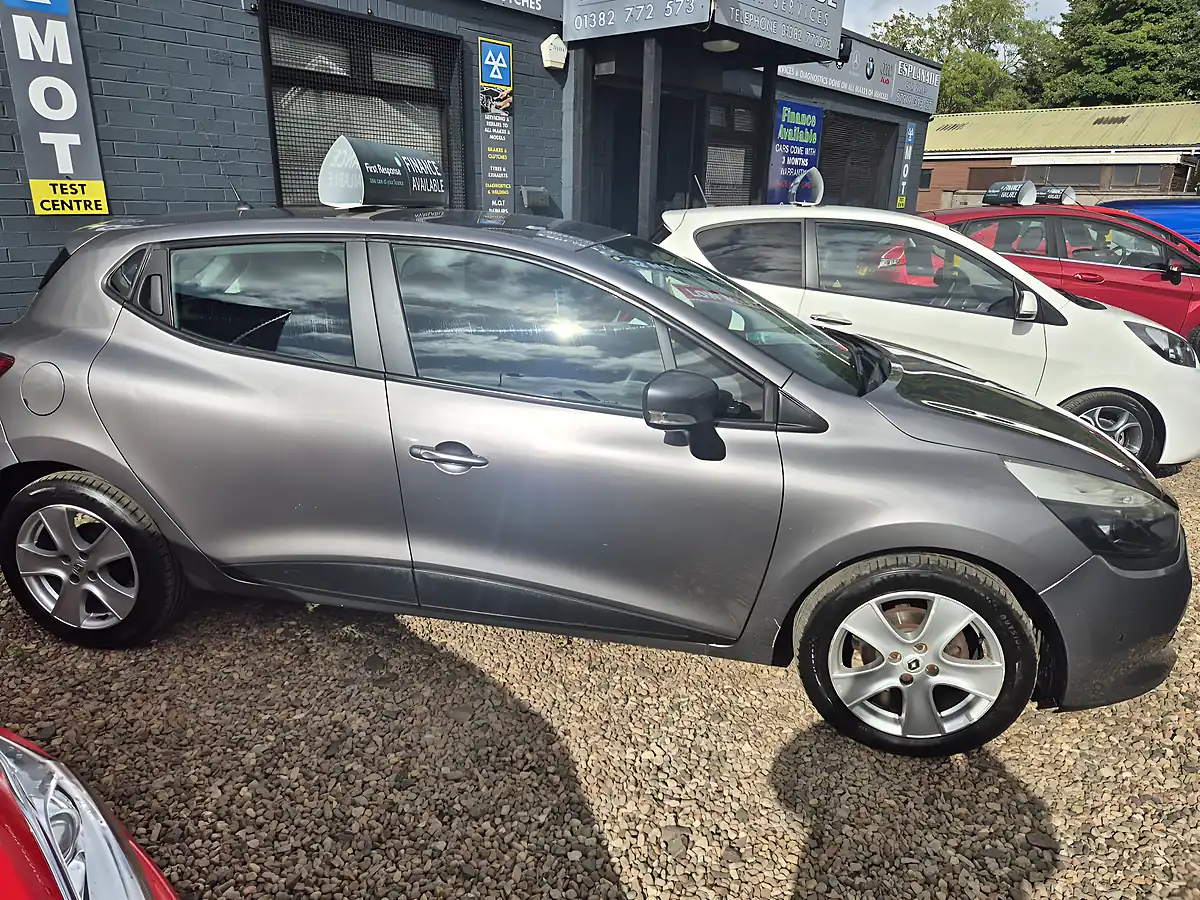 Used 2013 Renault Clio Expression + Grey - Interior and Exterior details 5