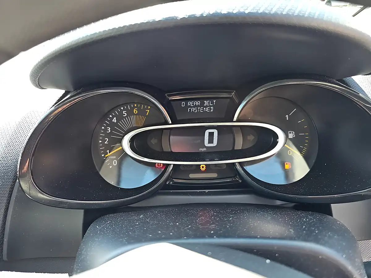 Used 2013 Renault Clio Expression + Grey - Interior and Exterior details 7