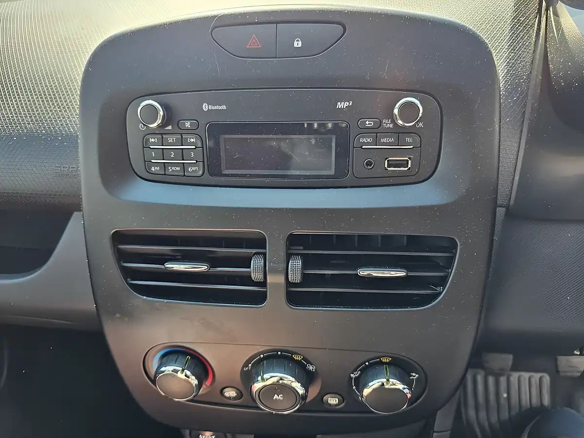 Used 2013 Renault Clio Expression + Grey - Interior and Exterior details 9