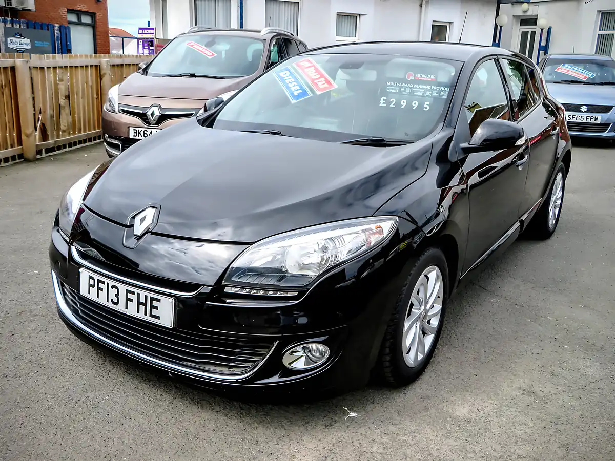 Used 2013 Renault Megane Dynamique Tom Tom Black - Front View