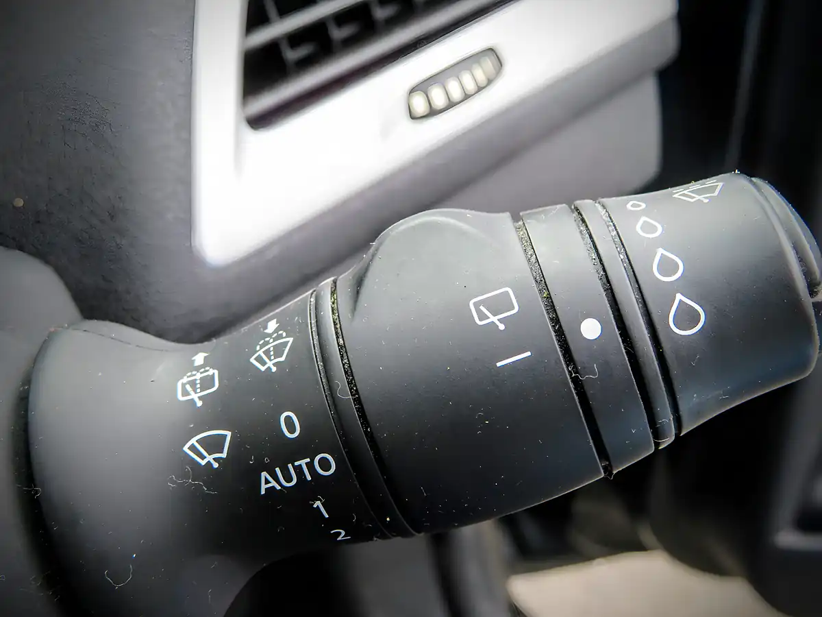 Used 2013 Renault Megane Dynamique Tom Tom Black - Interior and Exterior details 18