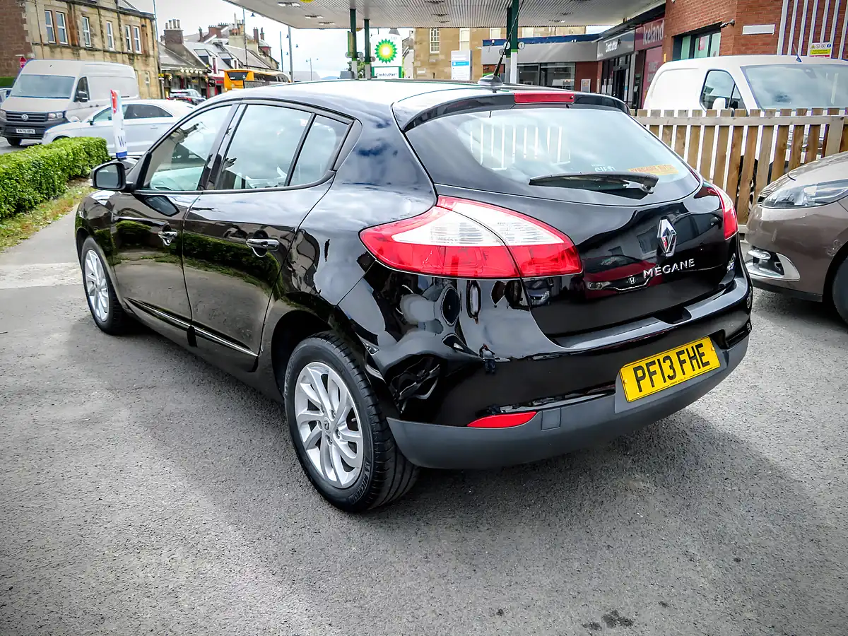 Used 2013 Renault Megane Dynamique Tom Tom Black - Interior and Exterior details 6