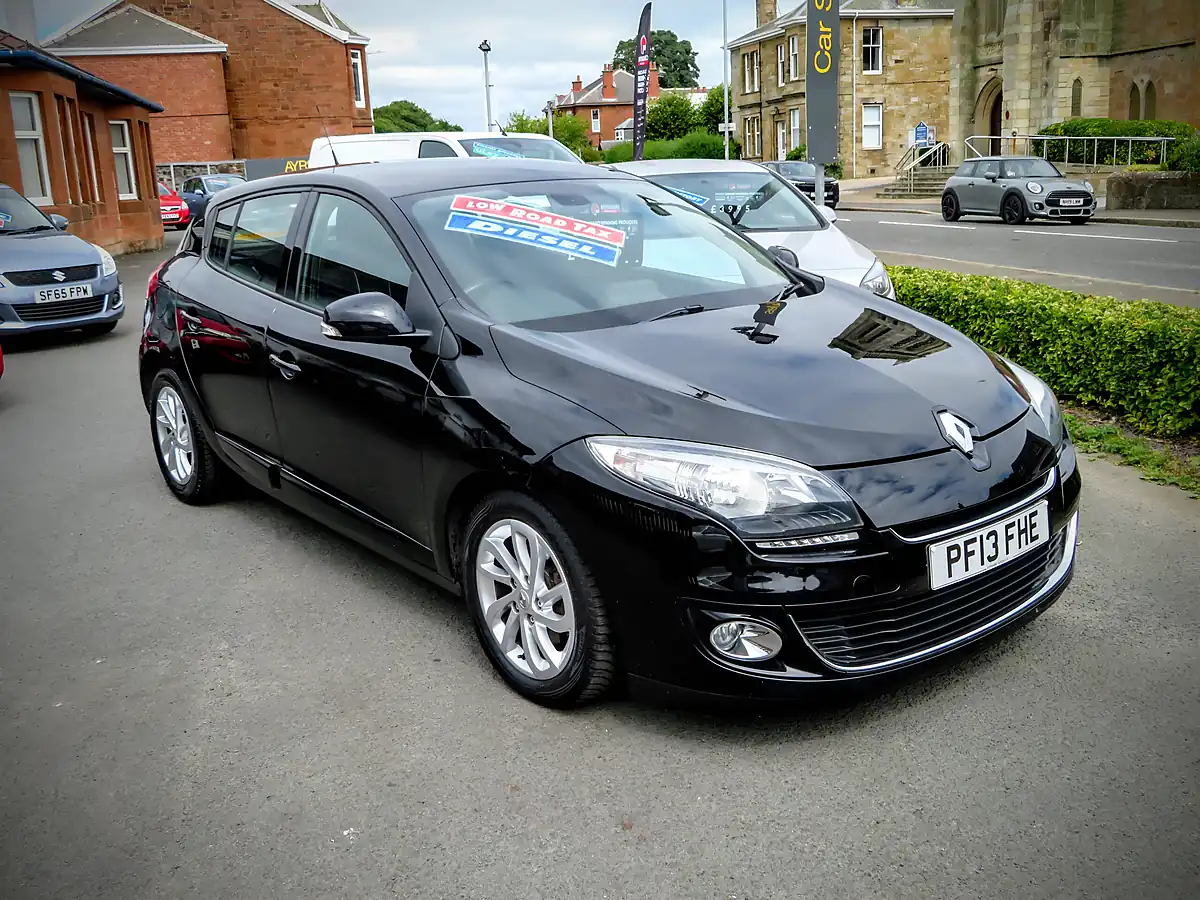 Used 2013 Renault Megane Dynamique Tom Tom Black - Interior and Exterior details 9