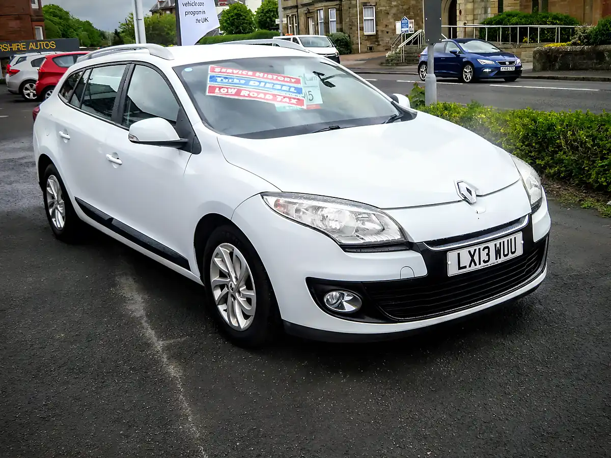 Used 2013 Renault Megane Expression Plus White - Interior and Exterior details 9