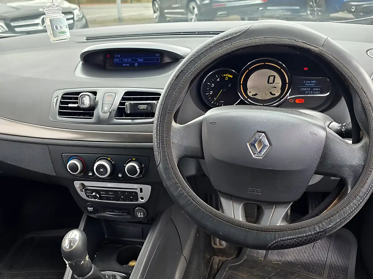 Used 2013 Renault Megane Expression Sport Tourer Silver - Interior and Exterior details 12