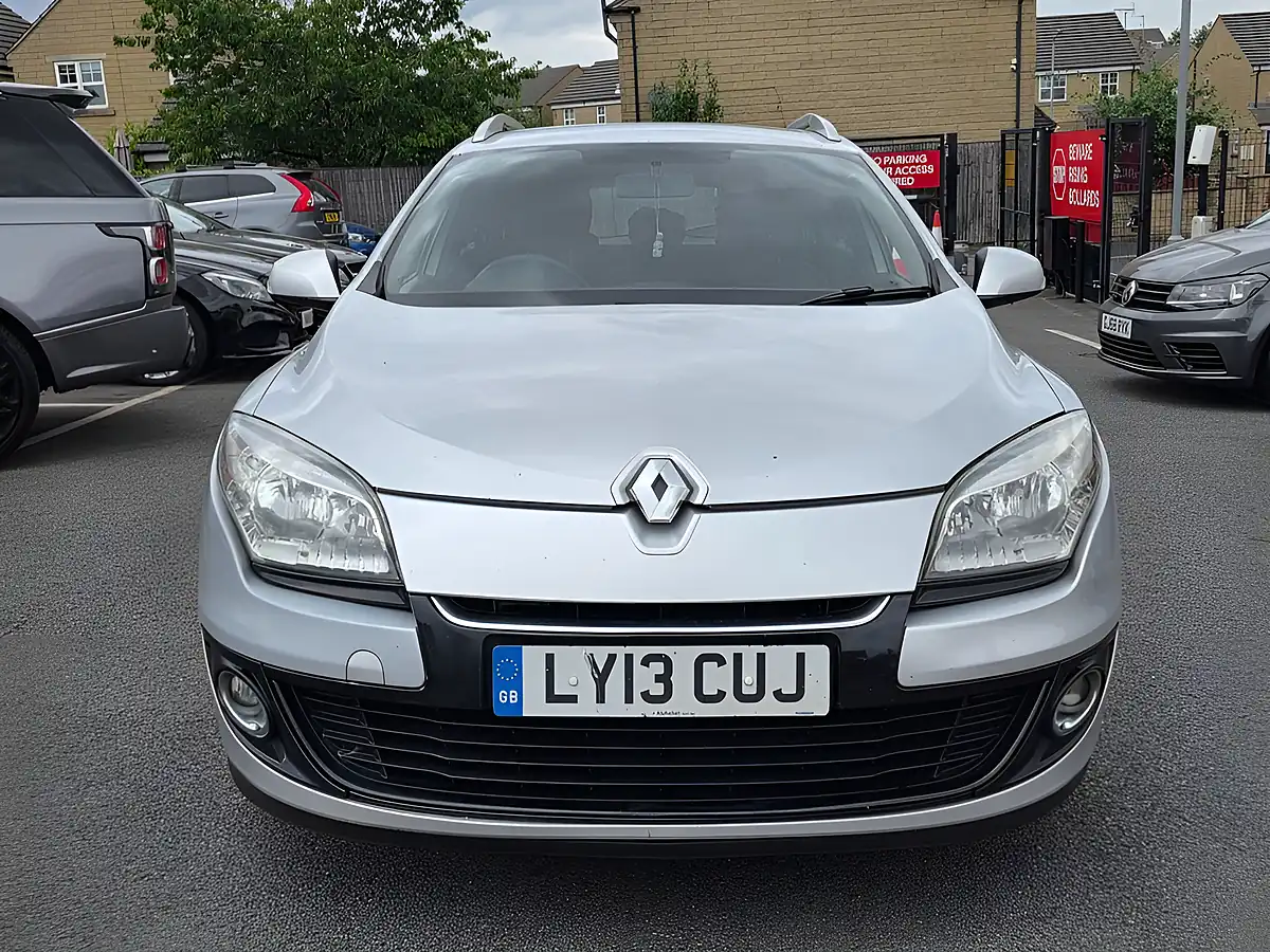Used 2013 Renault Megane Expression Sport Tourer Silver - Interior and Exterior details 2