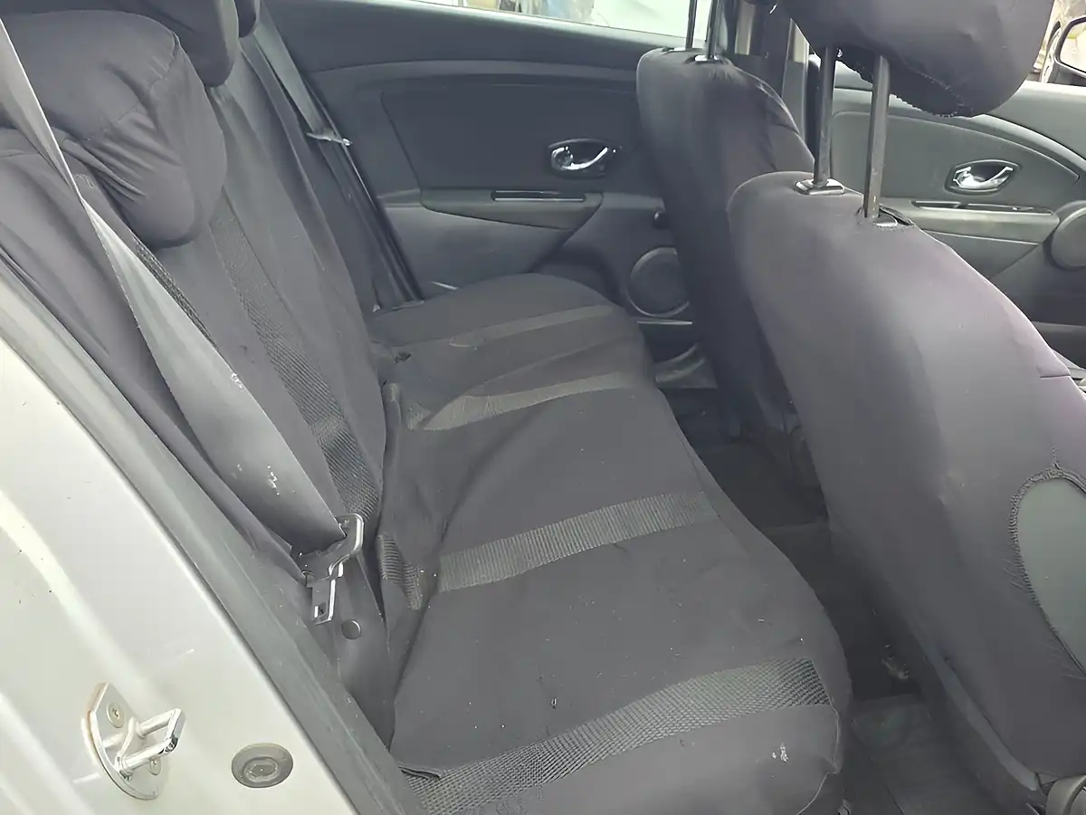 Used 2013 Renault Megane Expression Sport Tourer Silver - Interior and Exterior details 9