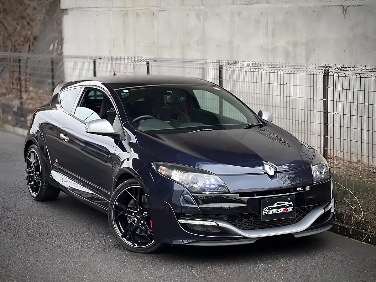 Used 2013 Renault Megane RB8 Red Bull Edition Twilight Blue - Front View