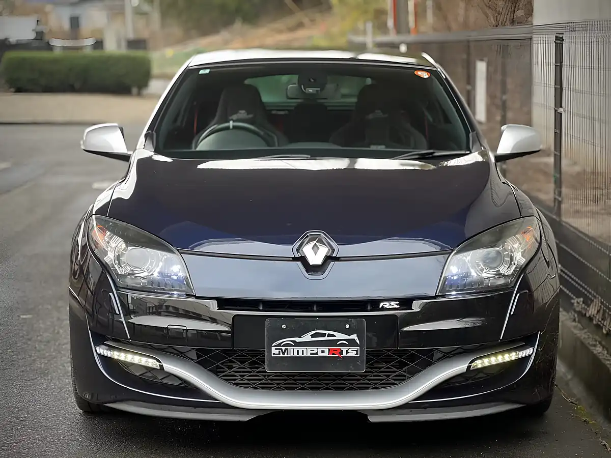 Used 2013 Renault Megane RB8 Red Bull Edition Twilight Blue - Interior and Exterior details 15