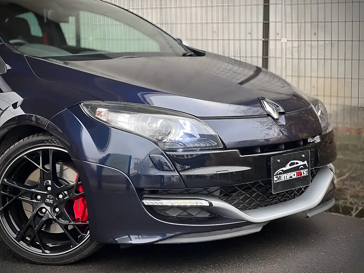 Used 2013 Renault Megane RB8 Red Bull Edition Twilight Blue - Interior and Exterior details 18
