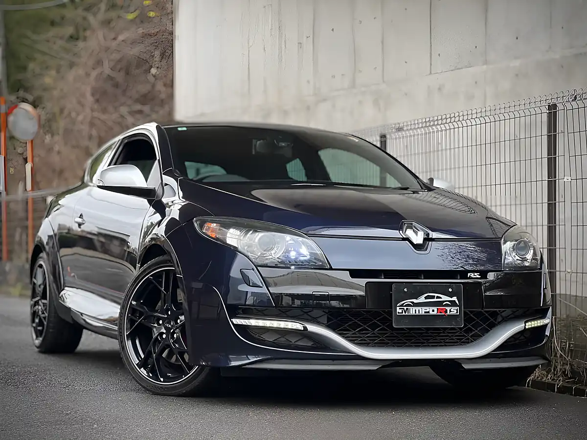 Used 2013 Renault Megane RB8 Red Bull Edition Twilight Blue - Interior and Exterior details 3