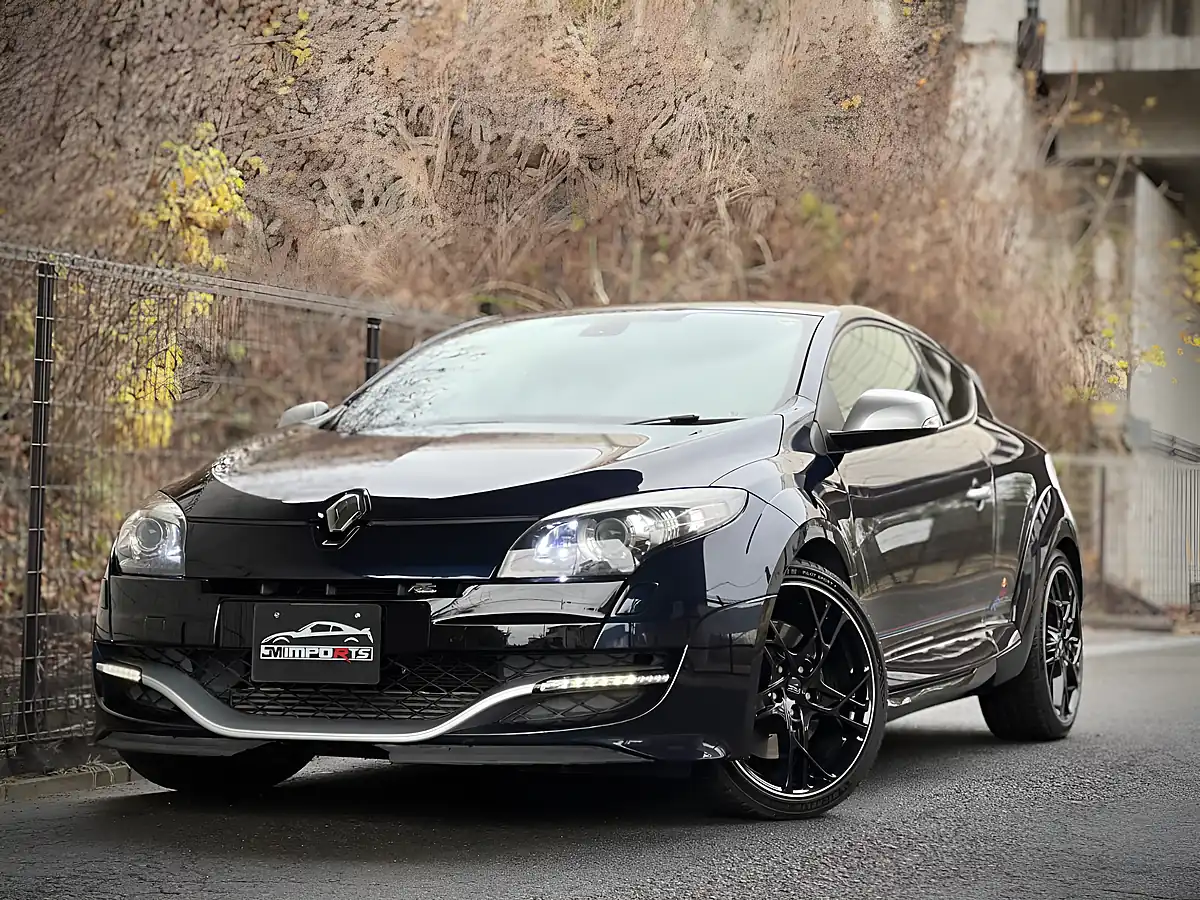 Used 2013 Renault Megane RB8 Red Bull Edition Twilight Blue - Interior and Exterior details 4