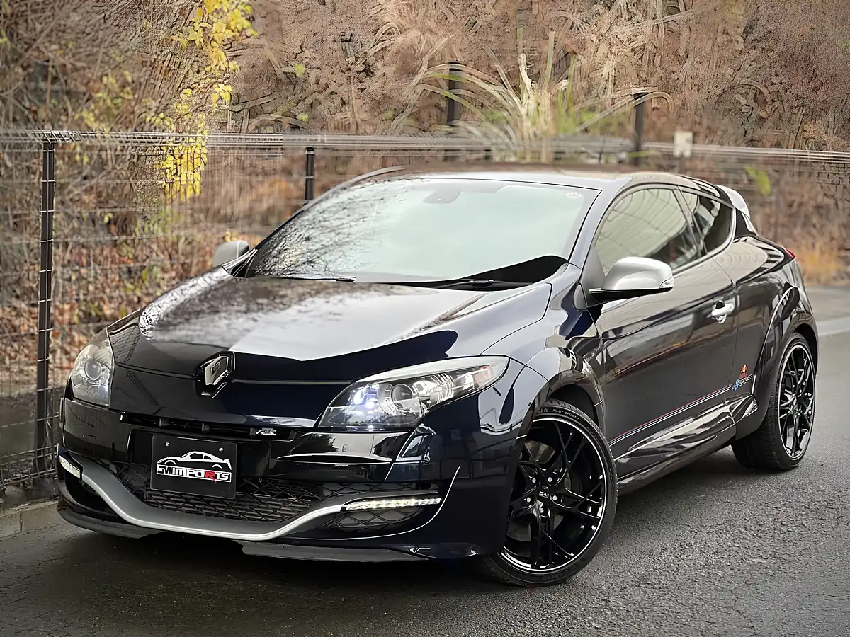 Used 2013 Renault Megane RB8 Red Bull Edition Twilight Blue - Interior and Exterior details 6