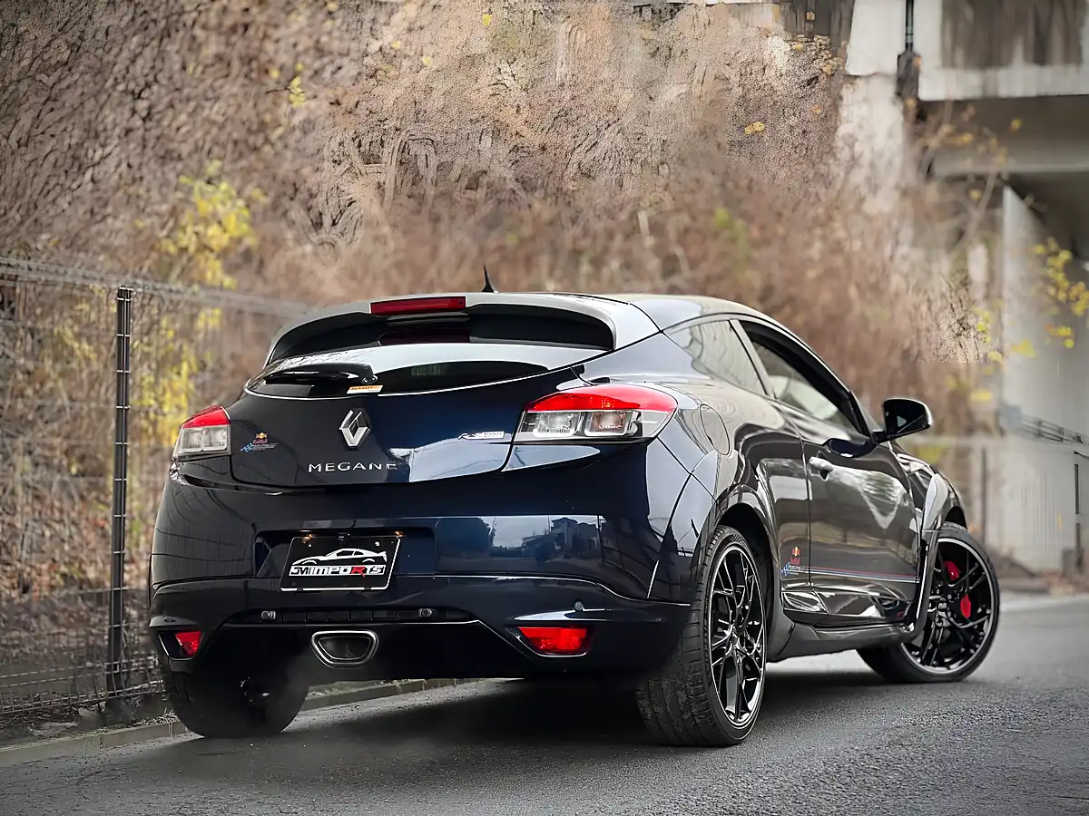 Used 2013 Renault Megane RB8 Red Bull Edition Twilight Blue - Interior and Exterior details 9