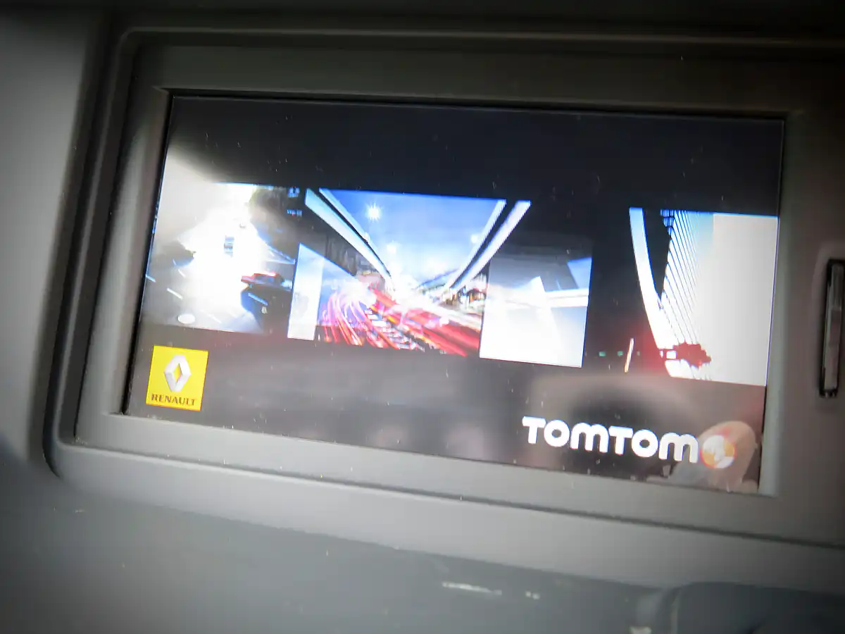 Used 2013 Renault Scenic Dynamique Tom Tom Energy Metallic Burgundy - Interior and Exterior details 16