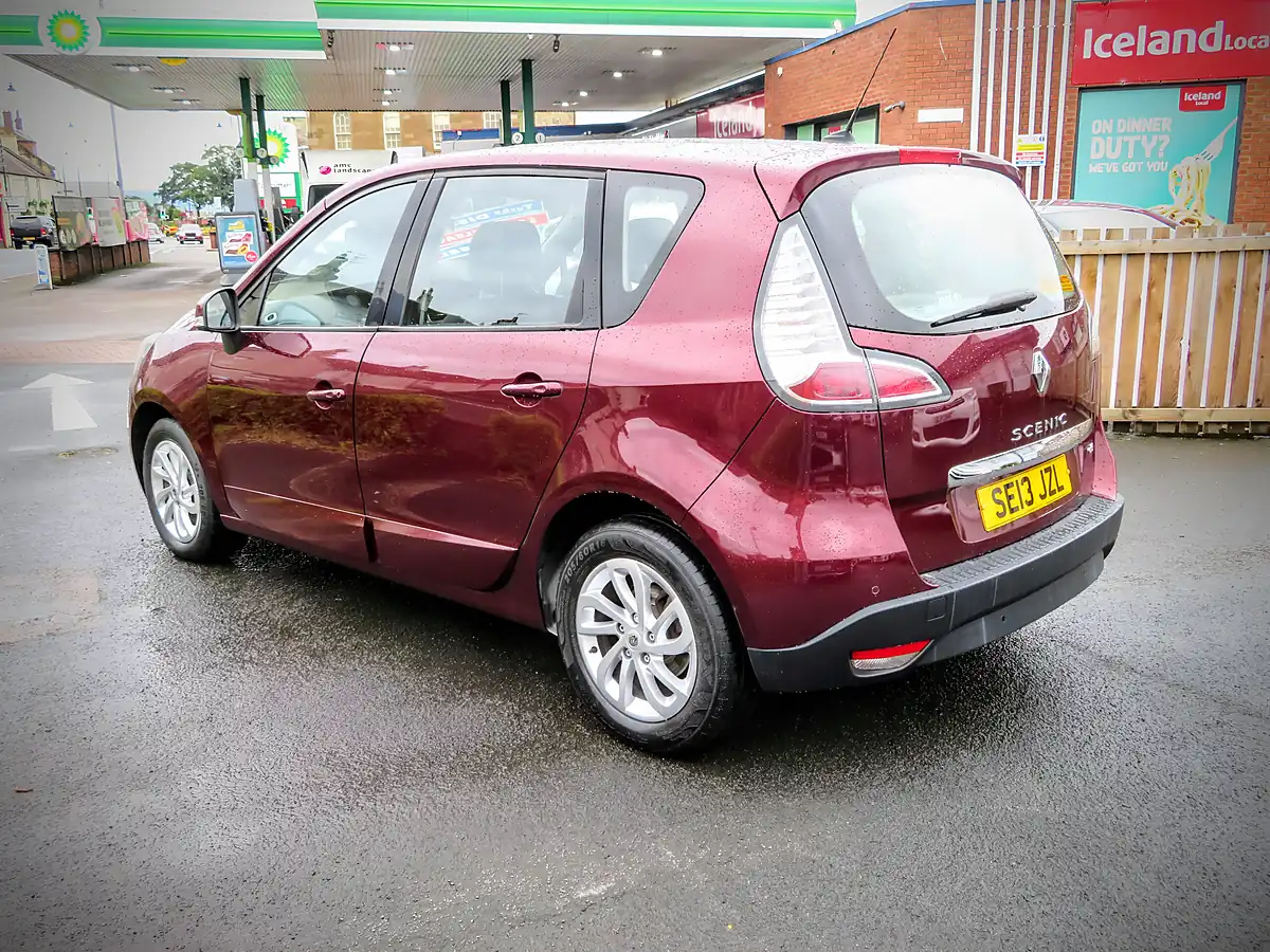 Used 2013 Renault Scenic Dynamique Tom Tom Energy Metallic Burgundy - Interior and Exterior details 6