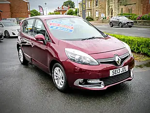 Used 2013 Renault Scenic Dynamique Tom Tom Energy Metallic Burgundy - Interior and Exterior details 9