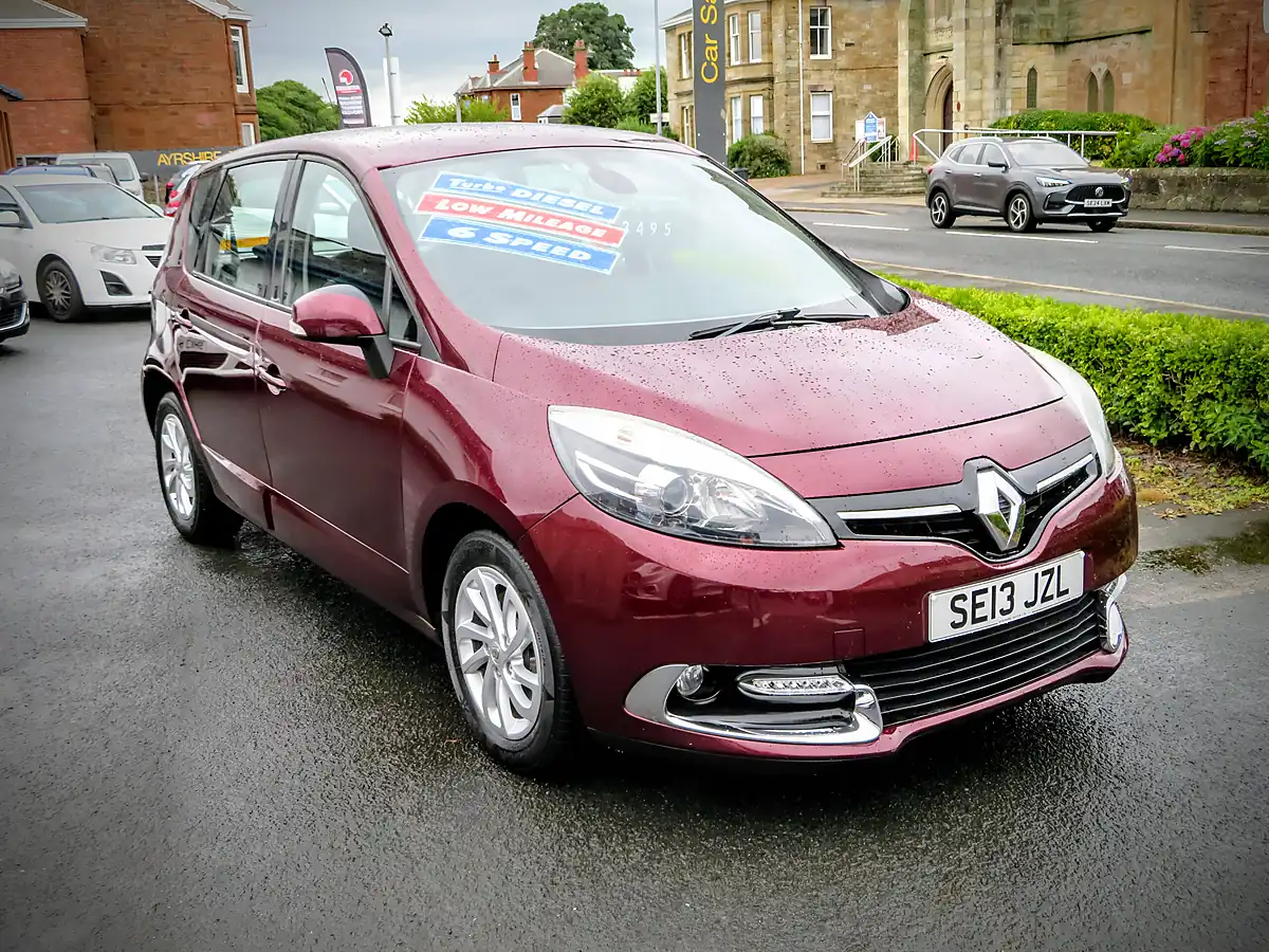 Used 2013 Renault Scenic Dynamique Tom Tom Energy Metallic Burgundy - Interior and Exterior details 9