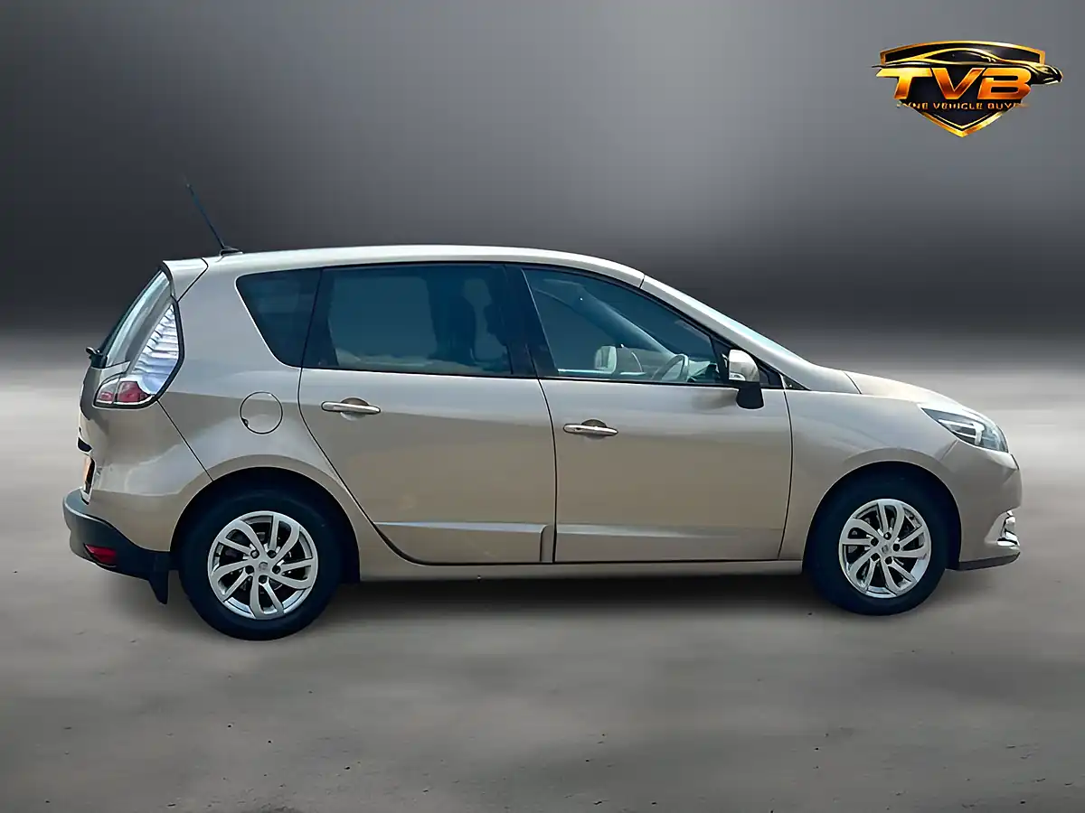 Used 2013 Renault Scenic Dynamique Tomtom Beige - Interior and Exterior details 10