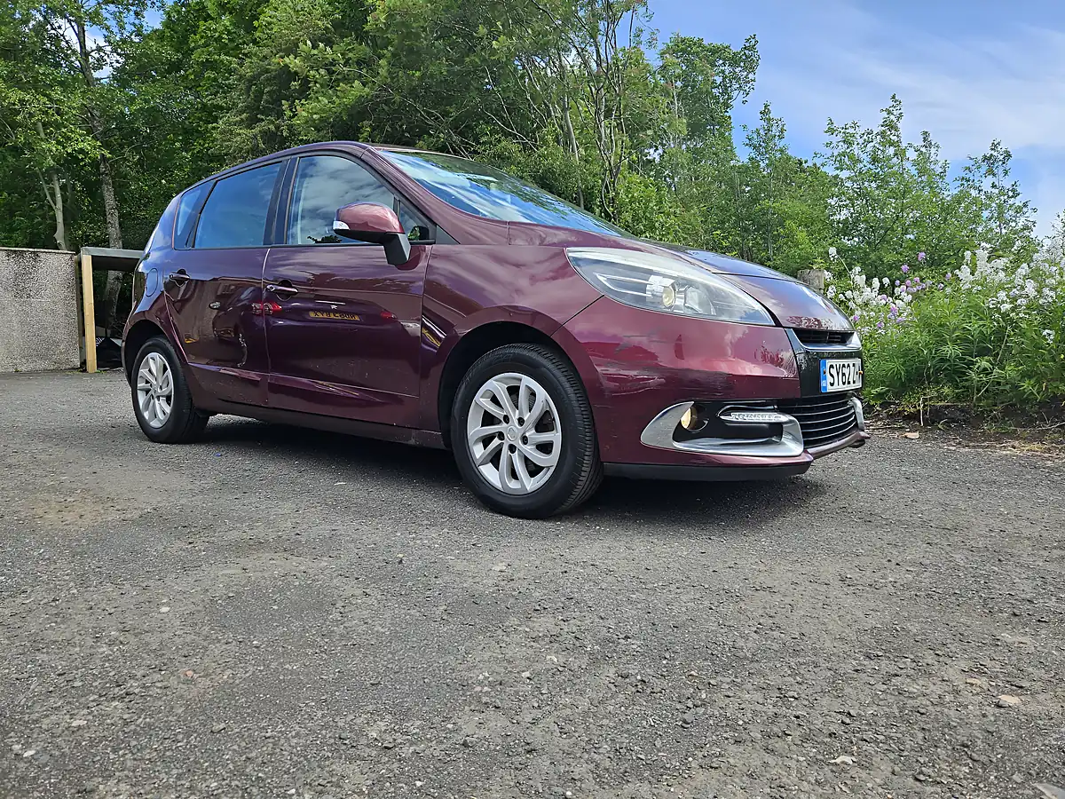 Used 2013 Renault Scenic Dynamique Tomtom Red - Interior and Exterior details 2