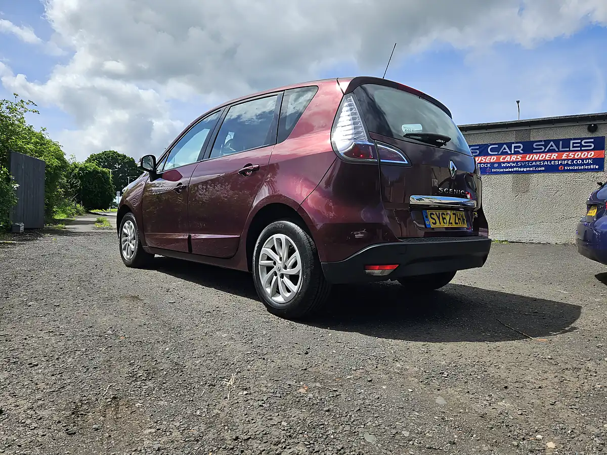 Used 2013 Renault Scenic Dynamique Tomtom Red - Interior and Exterior details 6