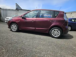 Used 2013 Renault Scenic Dynamique Tomtom Red - Interior and Exterior details 8
