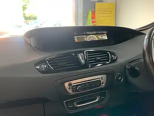Used 2013 Renault Scenic Energy Dynamique Tomtom Bronze - Interior and Exterior details 14