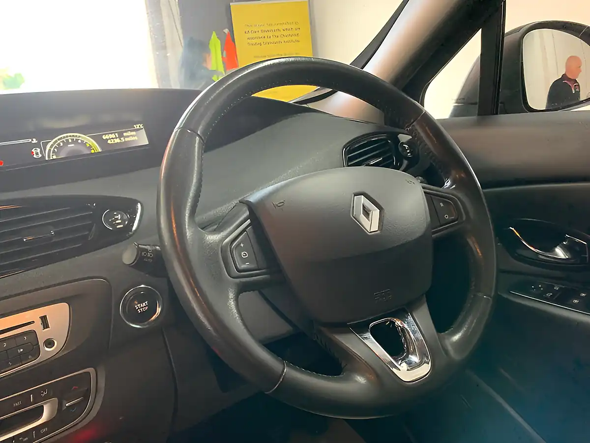 Used 2013 Renault Scenic Energy Dynamique Tomtom Bronze - Interior and Exterior details 16