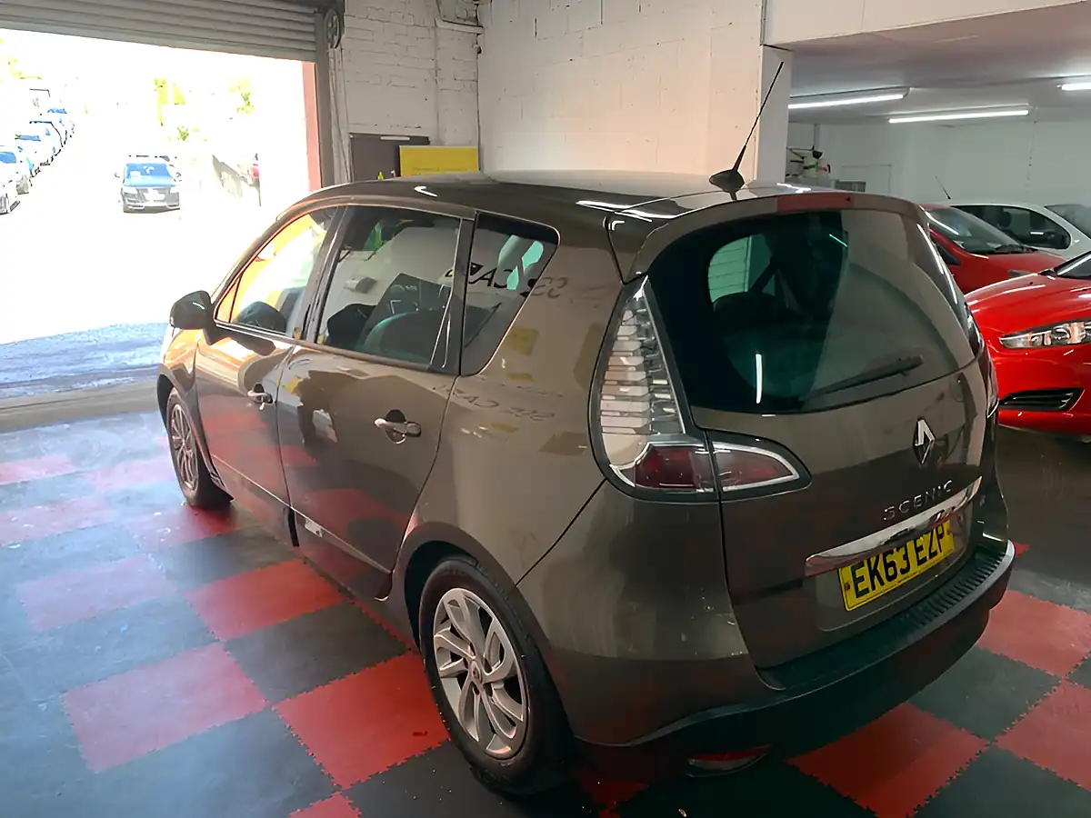 Used 2013 Renault Scenic Energy Dynamique Tomtom Bronze - Interior and Exterior details 4