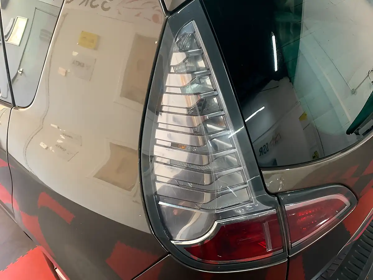 Used 2013 Renault Scenic Energy Dynamique Tomtom Bronze - Interior and Exterior details 8