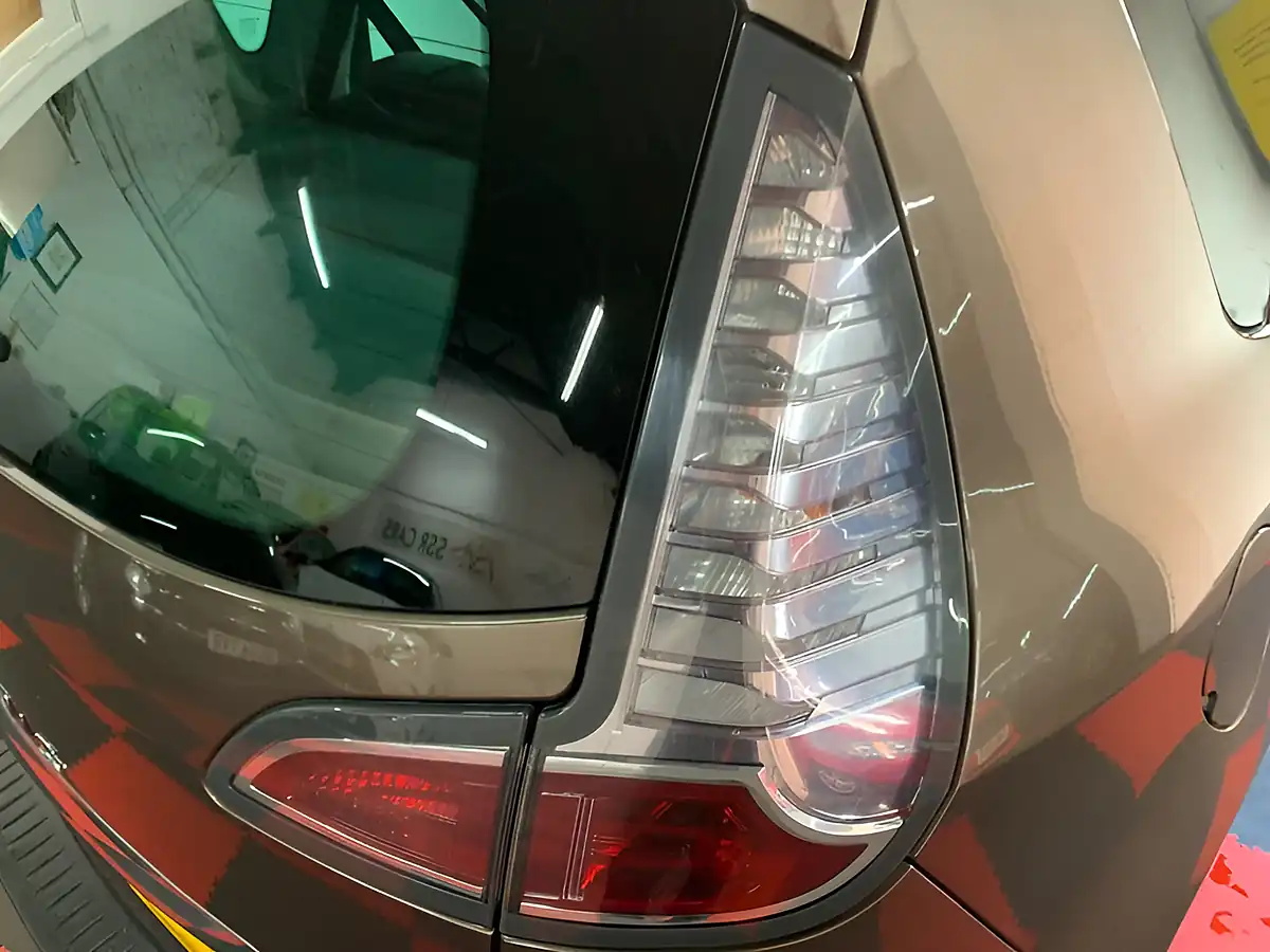 Used 2013 Renault Scenic Energy Dynamique Tomtom Bronze - Interior and Exterior details 9