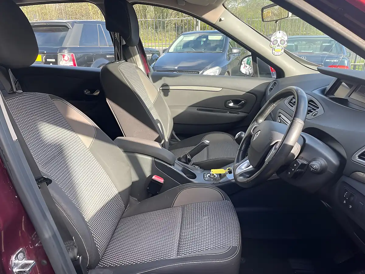 Used 2013 Renault Scenic Xmod Dynamique Tomtom Energy Red - Interior and Exterior details 11