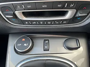 Used 2013 Renault Scenic Xmod Dynamique Tomtom Energy Red - Interior and Exterior details 17