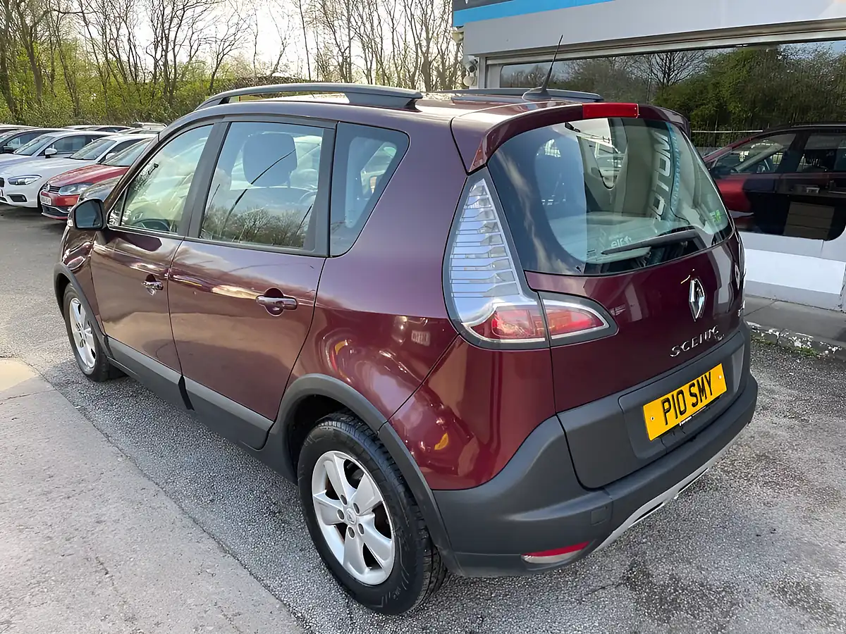 Used 2013 Renault Scenic Xmod Dynamique Tomtom Energy Red - Interior and Exterior details 3
